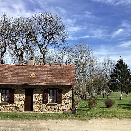 La Maisonnette Des Champs Pierre-Buffiere Exterior photo